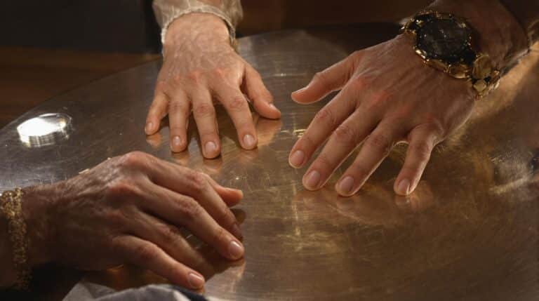 Le dernier cercle, le jeu d'Arthur sur TF1